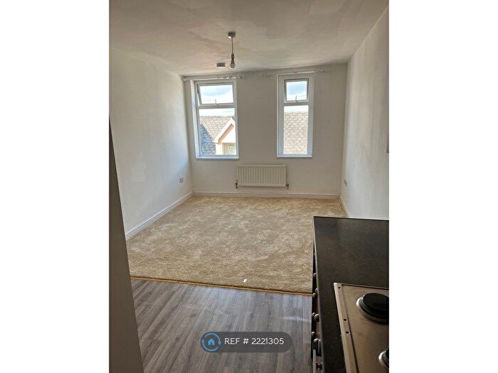 2 Bedroom Flat To Rent In Beaufort Street, Brynmawr, Ebbw Vale, NP23