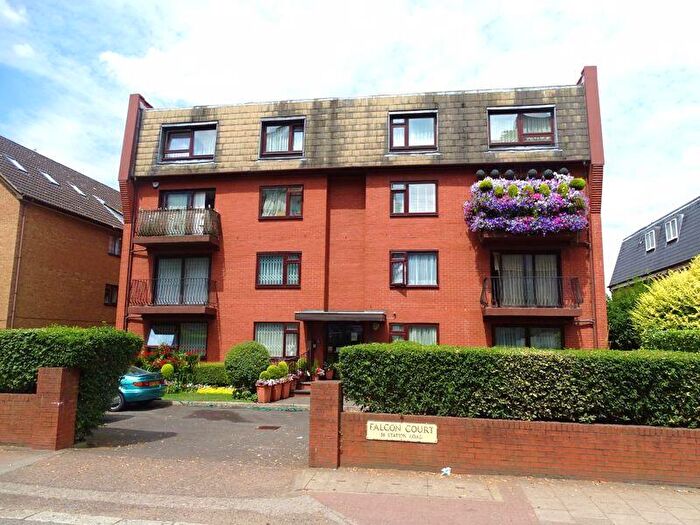 2 Bedroom Apartment For Sale In Station Road, Barnet, EN5