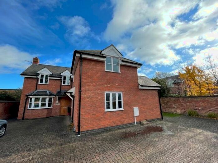 2 Bedroom Mews To Rent In Kenilworth Road, Leamington Spa, CV32