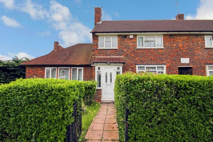 3 Bedroom Terraced House To Rent In Rossington Avenue, Borehamwood, WD6