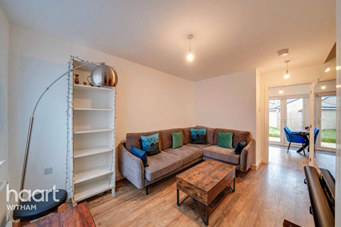 2 Bedroom Semi Detached House For Sale In Hayward Drive, Hatfield Peverel, CM3