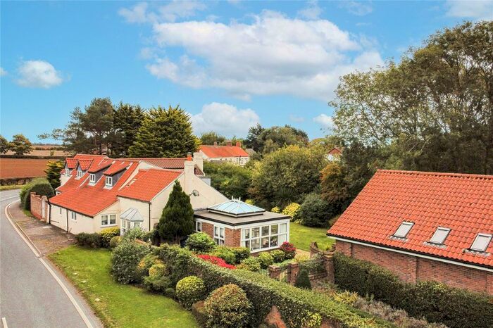 3 Bedroom Detached House For Sale In North End, Roos, East Yorkshire, HU12