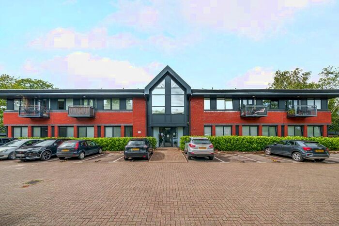 1 Bedroom Flat To Rent In Weybrook House, Weyside Park, Godalming, GU7