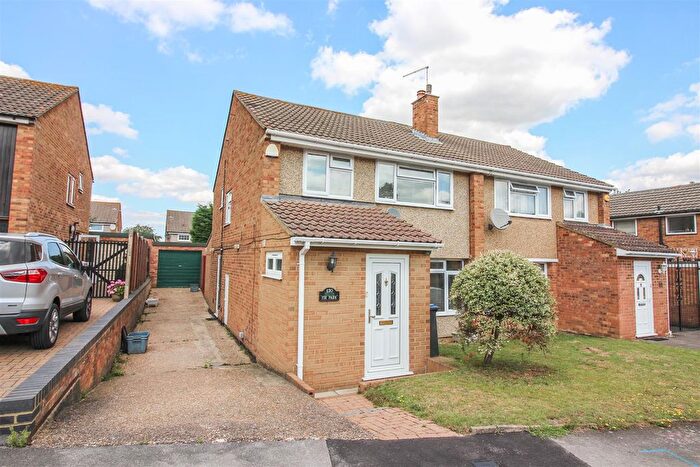 3 Bedroom Semi-Detached House To Rent In Fir Park, Harlow, CM19