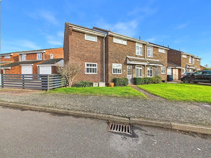 4 Bedroom Semi Detached House For Sale In Trafalgar Road, Eaton Ford, St. Neots, PE19
