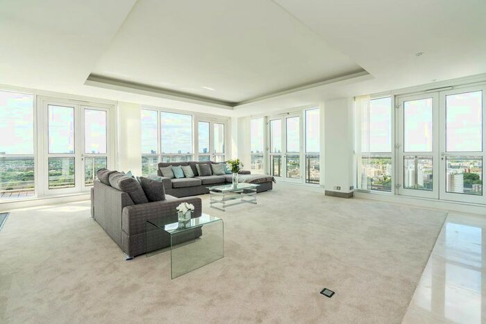 4 Bedroom Flat To Rent In Canary Riverside, London, E14