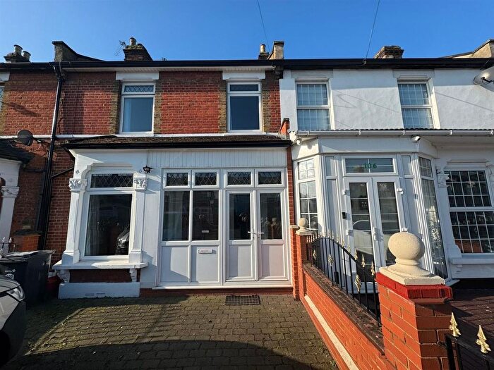 4 Bedroom Property To Rent In Grosvenor Road, Ilford, IG1