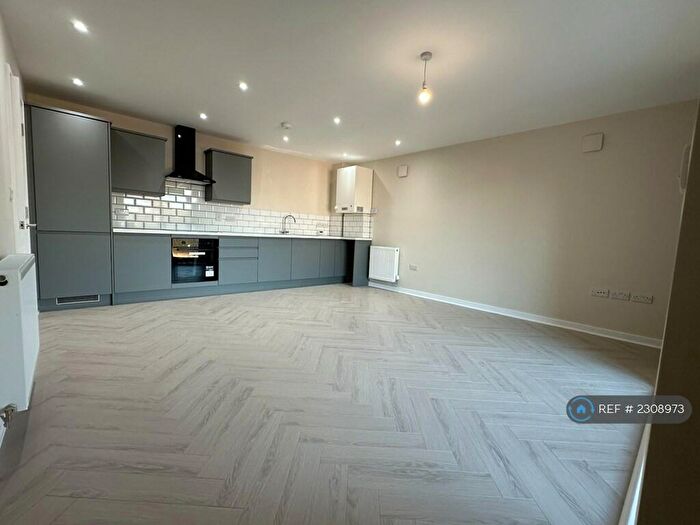 2 Bedroom Flat To Rent In Fowler House, Maidstone, ME15