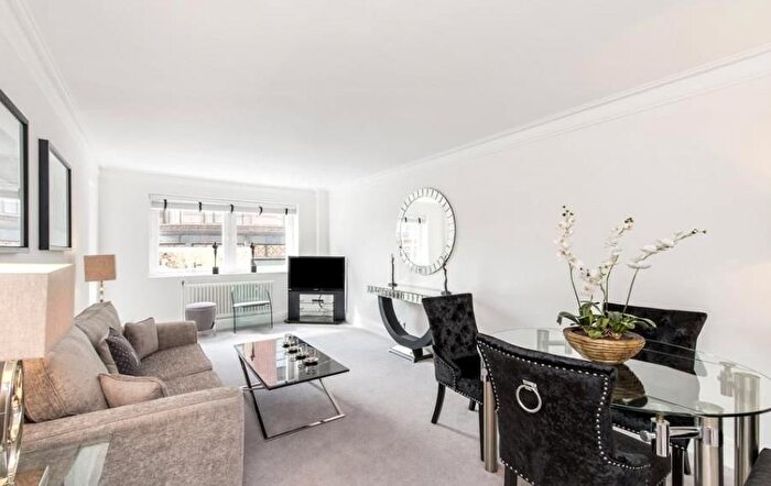 2 Bedroom Flat To Rent In Crawford Place, Marylebone, London, W1H
