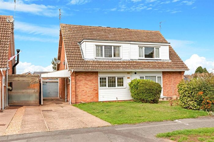 3 Bedroom Semi-Detached House For Sale In St. Anthonys Road, Kettering, NN15