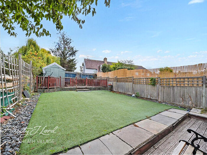 3 Bedroom Semi-Detached House For Sale In Dursley Road, London, SE3