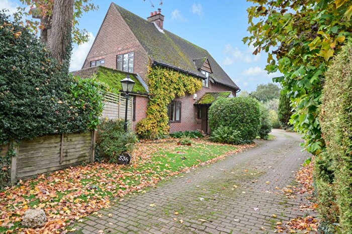 4 Bedroom Detached House For Sale In Canterbury Road, Kennington, TN25