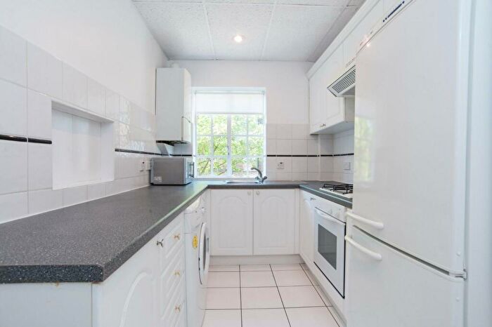2 Bedroom Apartment To Rent In Tudor Close, Belsize Park, NW3