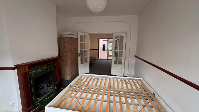 1 Bedroom Flat To Rent In Dagenham Road, London, E10