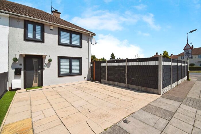 3 Bedroom Semi-Detached House For Sale In Brettell Road, Leicester, LE2