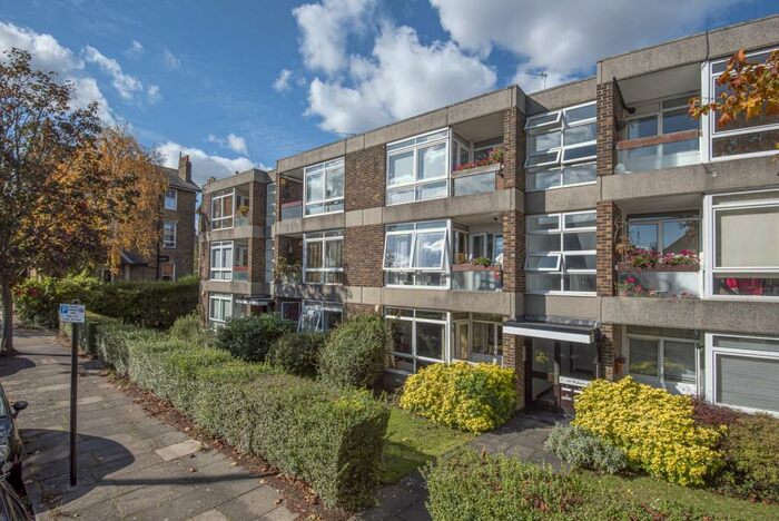 1 Bedroom Flat To Rent In Wricklemarsh Road Blackheath, SE3