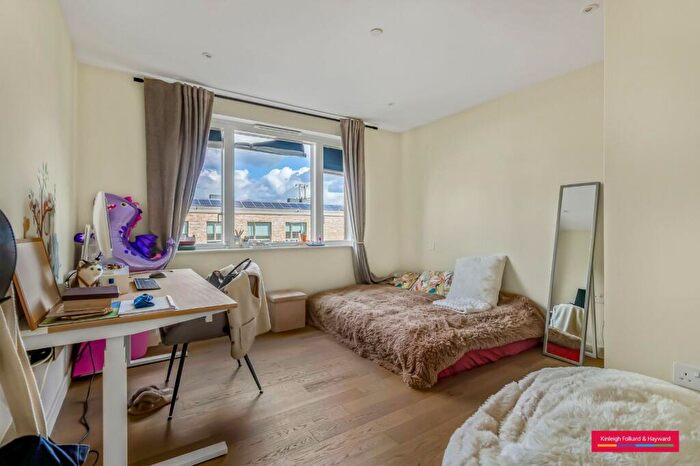2 Bedroom Flat To Rent In The Clay Yard, - Liddell Road, NW6