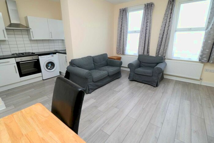 1 Bedroom Flat To Rent In Willoughby Park Road, London N17