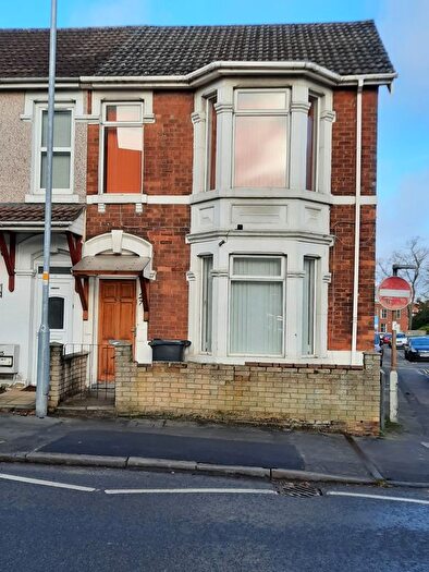 3 Bedroom Terraced House To Rent In Groundwell Road, Swindon, SN1