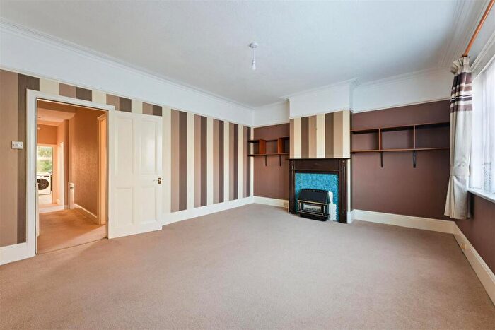 1 Bedroom Maisonette To Rent In High Street, Tadworth, KT20