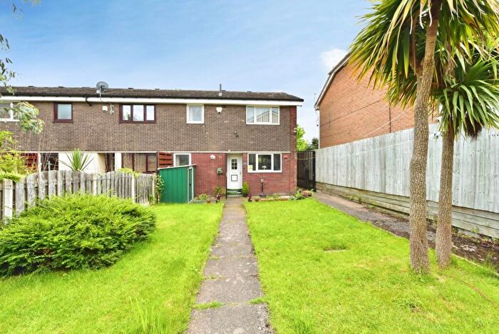 3 Bedroom End Of Terrace House For Sale In Moonshine Lane, Sheffield, South Yorkshire, S5