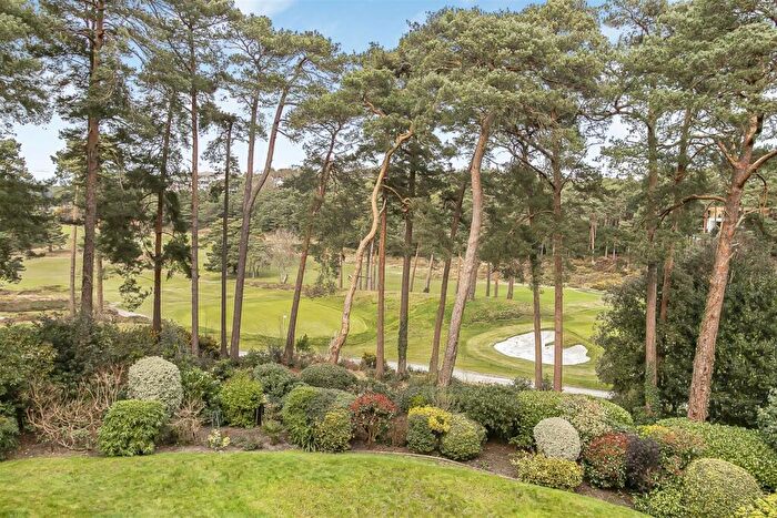 3 Bedroom Flat For Sale In Canford Cliffs, Poole, BH13