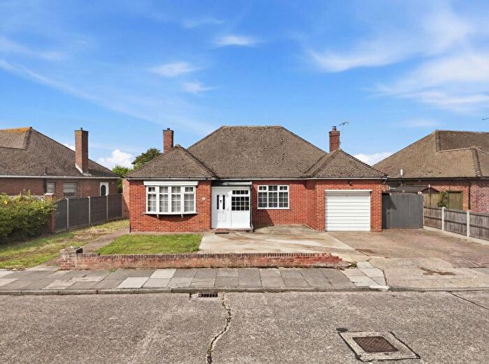 3 Bedroom Detached Bungalow For Sale In Cherry Walk, Orsett Heath, Chadwell St Mary, RM16