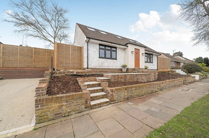 3 Bedroom Detached House For Sale In Ravensbourne Avenue, Bromley, BR2