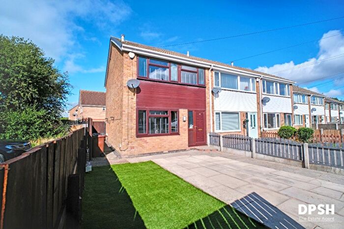 3 Bedroom End Of Terrace House For Sale In Highfield, Tingley, Wakefield, WF3