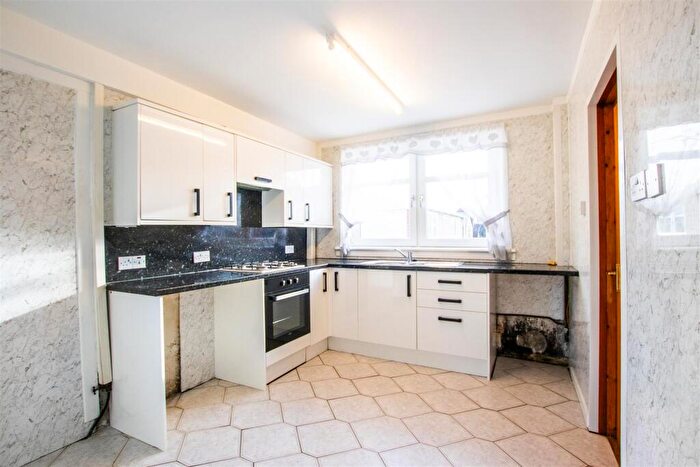 3 Bedroom Semi-Detached House For Sale In Lomond Drive, Wishaw, ML2