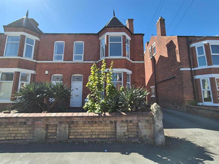 4 Bedroom Apartment For Sale In St Andrews Road South, Lytham St Annes, FY8