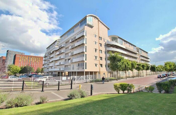 3 Bedroom Flat To Rent In Royal Quay, City Centre, Liverpool, L3