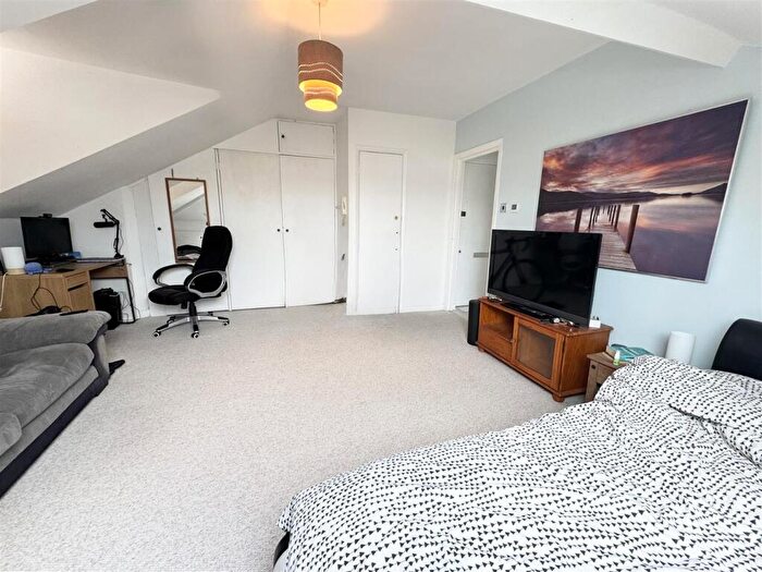 1 Bedroom Flat To Rent In Heene Terrace, Worthing, BN11