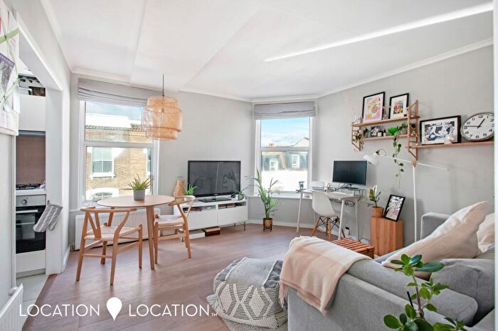 1 Bedroom Flat For Sale In Stoke Newington Church Street, London, N16