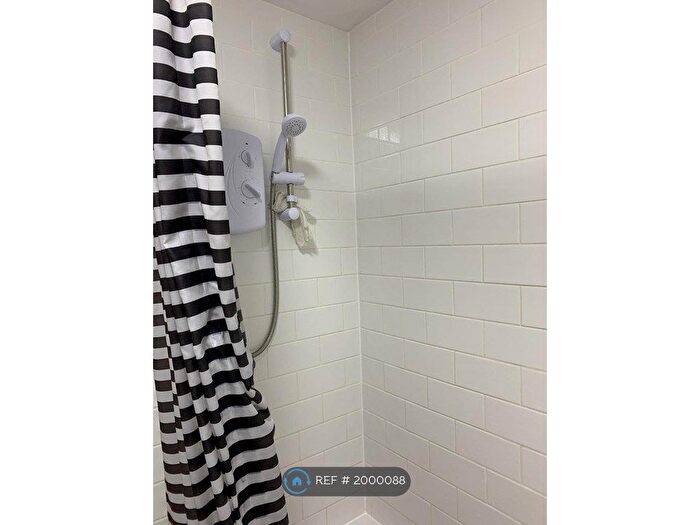 1 Bedroom Flat To Rent In Tidenham Gardens, Croydon, CR0
