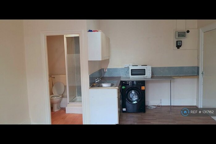 Studio To Rent In Stanmore Road, Birmingham, B16