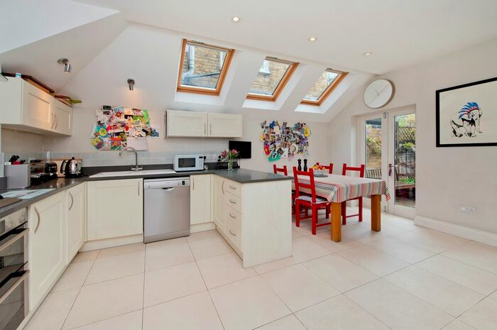 5 Bedroom Terraced House To Rent In Petley Road, Hammersmith, London, W6