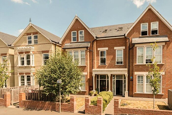 1 Bedroom Flat For Sale In Fassett Road, Kingston Upon Thames, KT1