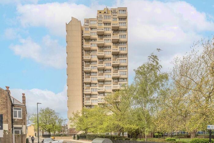 2 Bedroom Flat To Rent In Grantham Road, London, SW9