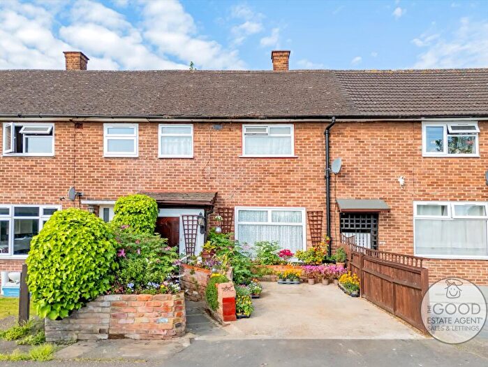 3 Bedroom Terraced House For Sale In Barrington Road, Loughton, IG10