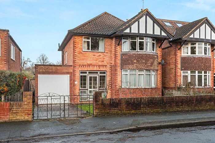 3 Bedroom Detached House For Sale In Bournside Close, Cheltenham, GL51