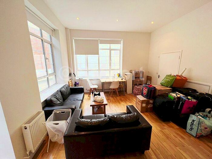 2 Bedroom Apartment To Rent In Eversholt Street, London, NW1