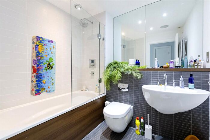 2 Bedroom Apartment To Rent In Islington On The Green, A Islington Green, Angel, Islington, London, N1