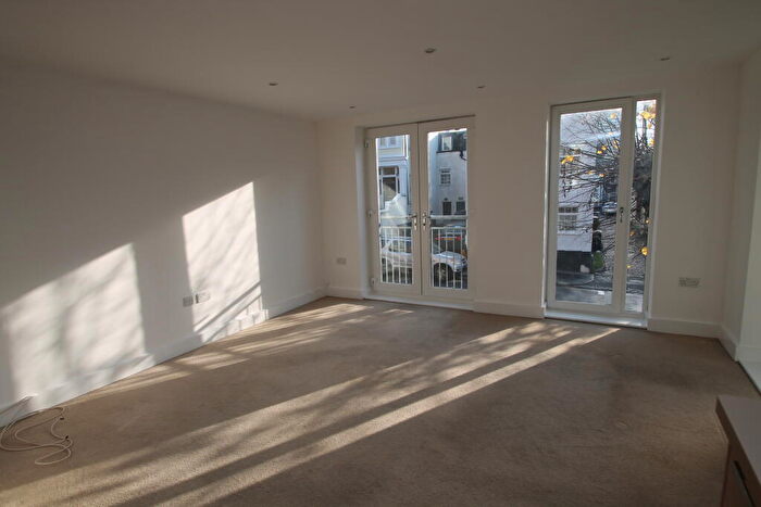 1 Bedroom Apartment To Rent In Oakfield Road, Croydon, CR0