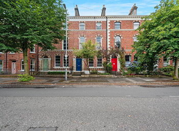 5 Bedroom Mid Terraced House For Sale In Rugby Road, Belfast, BT7