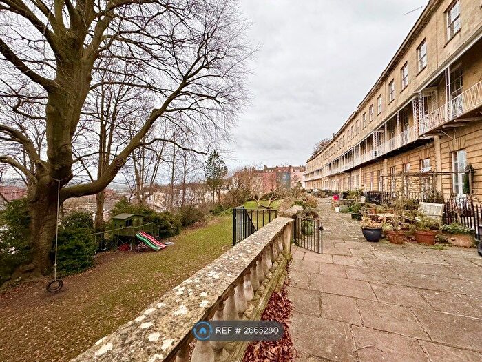 2 Bedroom Flat To Rent In Cornwallis Crescent, Bristol, BS8