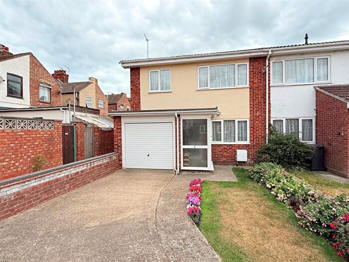 3 Bedroom End Of Terrace House For Sale In Moat Road, Great Yarmouth, NR30