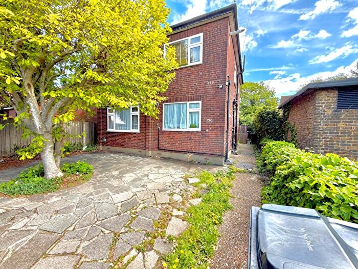 2 Bedroom Maisonette To Rent In Beehive Lane, Ilford, IG4