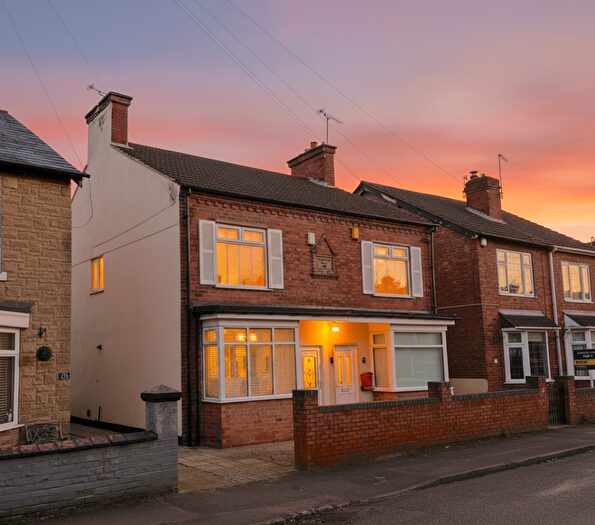 2 Bedroom Semi-Detached House For Sale In Alfreton Road, Sutton-in-ashfield, NG17