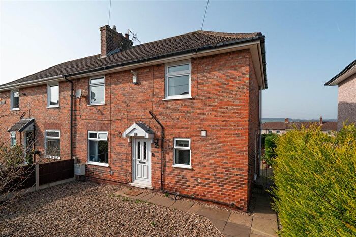 3 Bedroom Semi-Detached House For Sale In Oak Street, Hollingwood, Chesterfield, S43